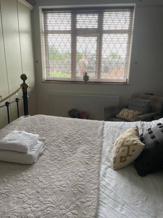 King Size Bed & En Suite Rolled Top Bath Private Lane Harrogate Exteriör bild